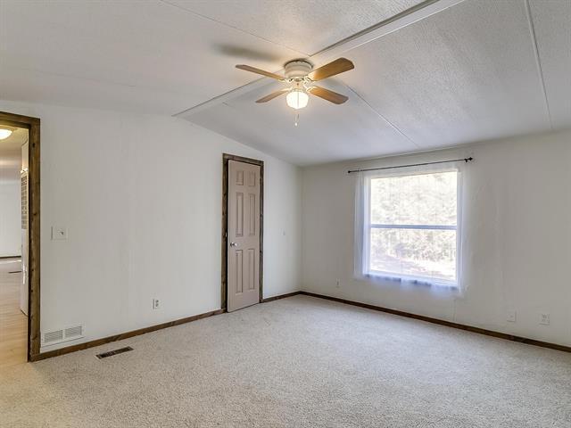 Building Photo - 1802 Whispering Oaks St