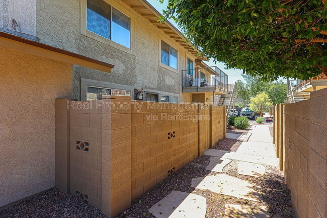 Building Photo - 8531 E Belleview St