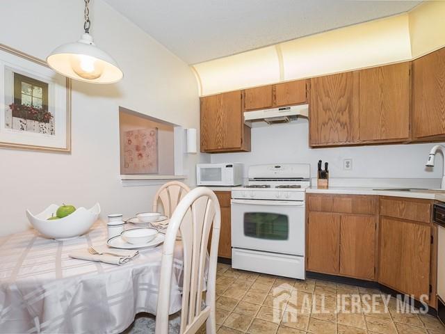 Building Photo - 395 Lancaster Ct