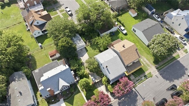 Building Photo - 920 Oaklawn Ave