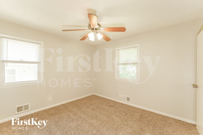 Building Photo - 9807 Drury Ave