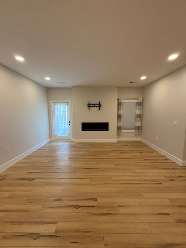 Building Photo - 1038 Patriot Landing Dr