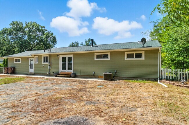 Building Photo - 18077 Martinsville Rd