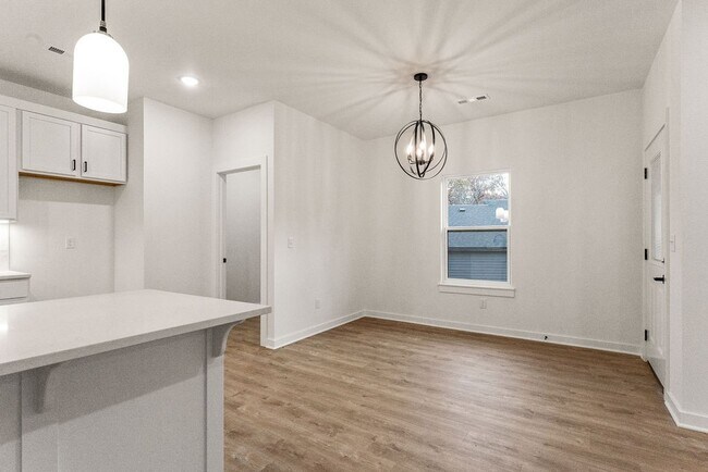 Building Photo - 18 Dumfries Ln