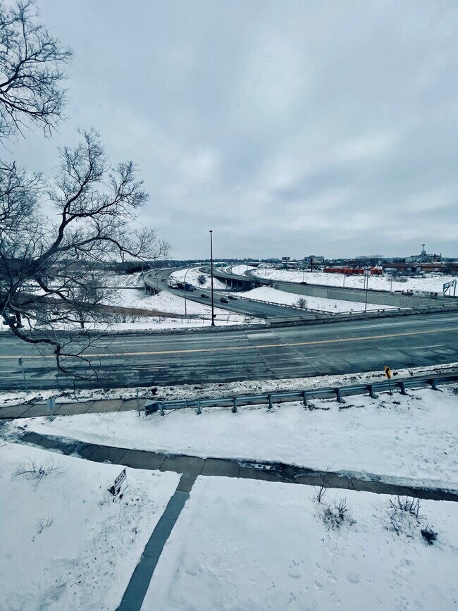 Building Photo - 1342 Johnson St NE