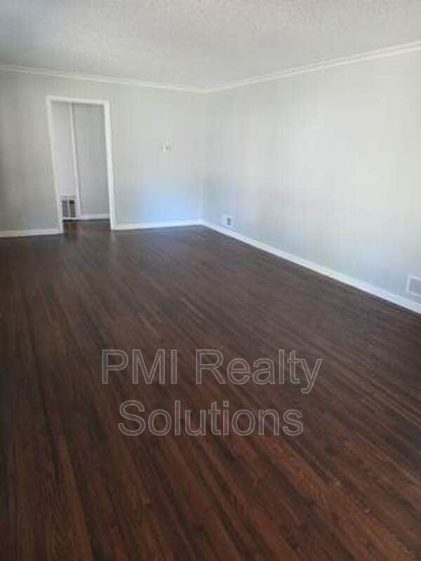Building Photo - 4506 E 38th Pl