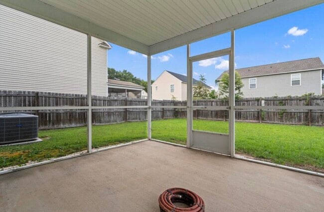 Building Photo - 1825 Polaris Dr