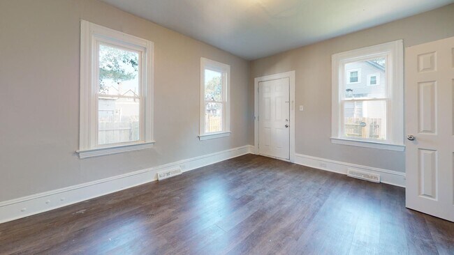Building Photo - 4217 Hyde Ave