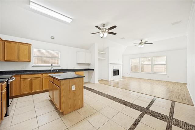 Building Photo - 202 Trenton Dr