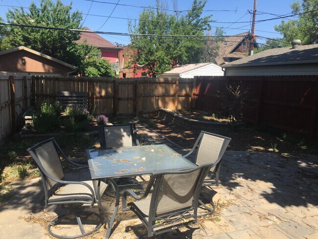 Building Photo - 2065 Emerson St