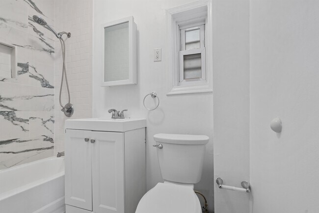 Building Photo - 149 Culver Ave