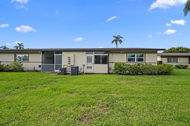 Building Photo - 2765 Ashley Dr W