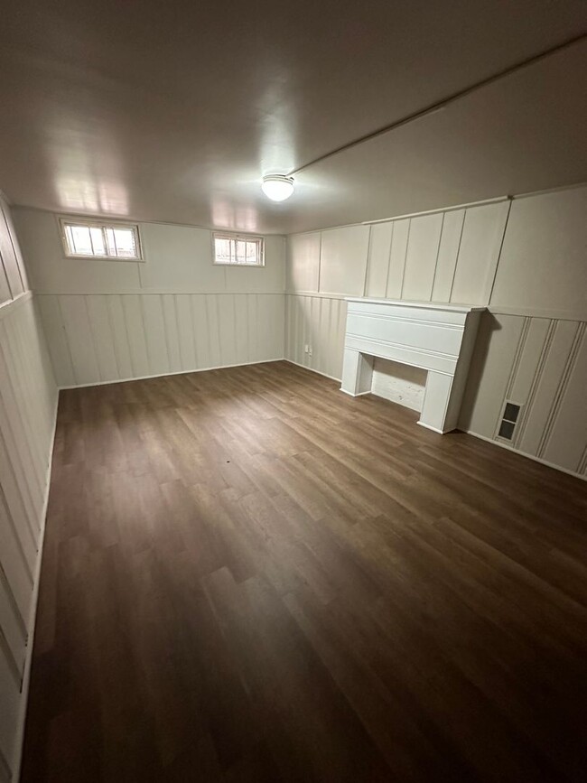 Building Photo - 3 BEDROOMS PLUS OFFICE,  2 BATHROOM, SINGL...