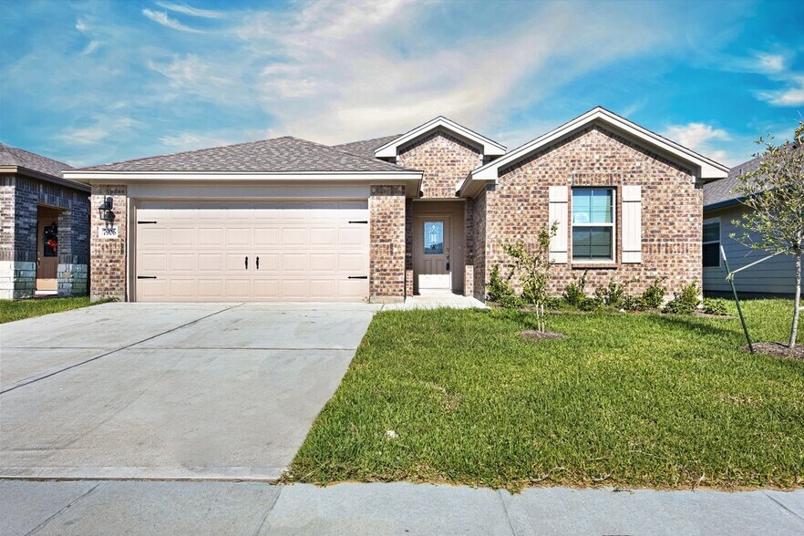 Primary Photo - 7906 Lariat Toss Dr