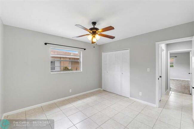 Building Photo - 3843 NW 81st Terrace