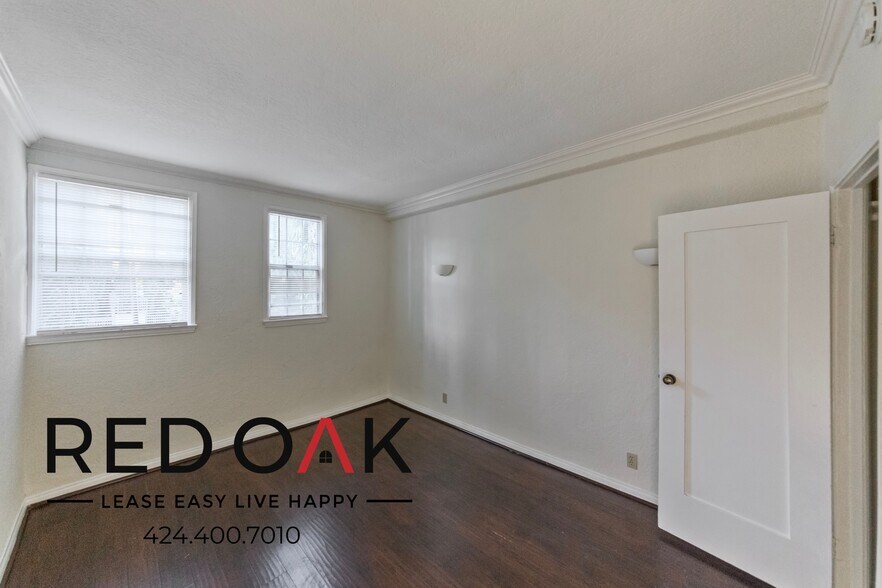 Building Photo - 5640 Franklin Ave