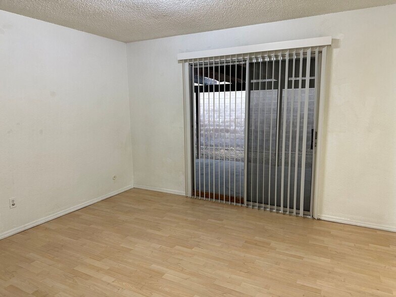 Building Photo - 123 N Carl Dr