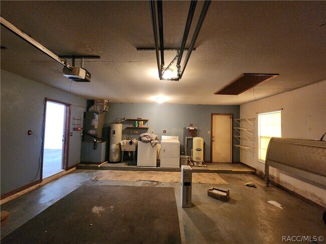 Building Photo - 3444 S Apopka Ave