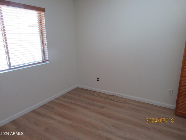 Building Photo - 11246 N 50th Dr