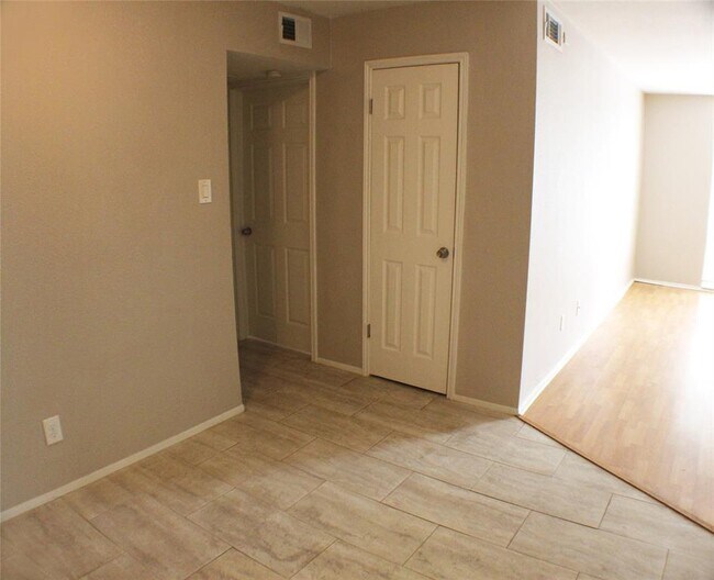 Building Photo - 4633 Wild Indigo St