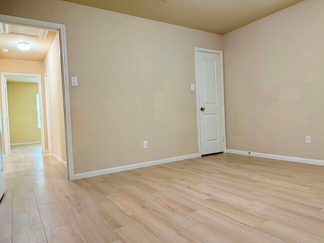 Building Photo - 9315 Claystone Ln