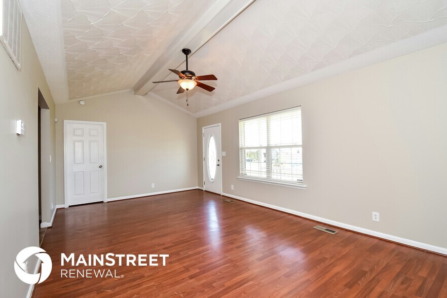 Building Photo - 173 Fern Way