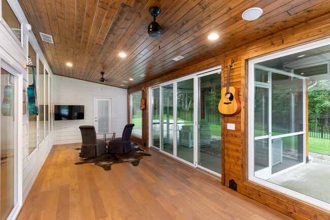 Building Photo - 609 Black Wolf Lp