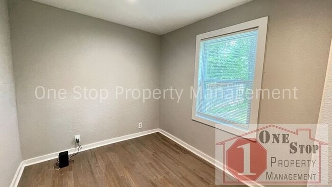Building Photo - 2923 Highland Ave