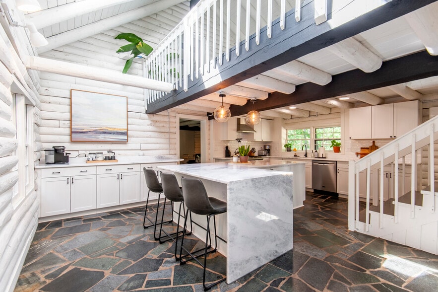 Building Photo - 1644 Dudley Mountain Rd