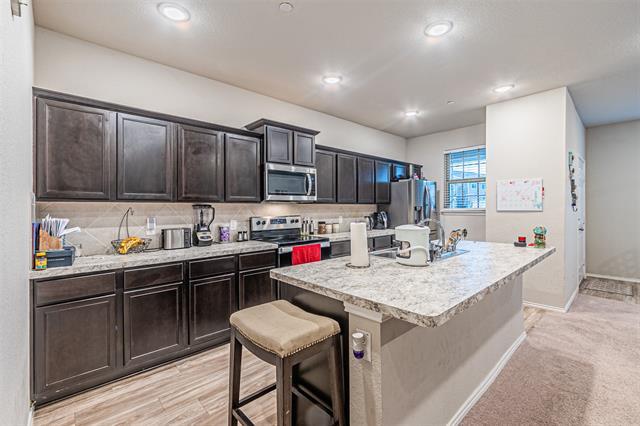 Building Photo - 2401 Davenport Dr
