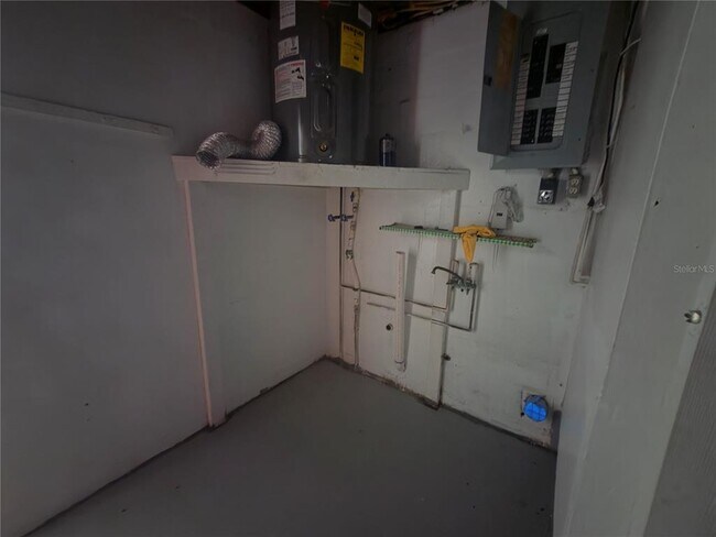 Building Photo - 1731 Dander Dr