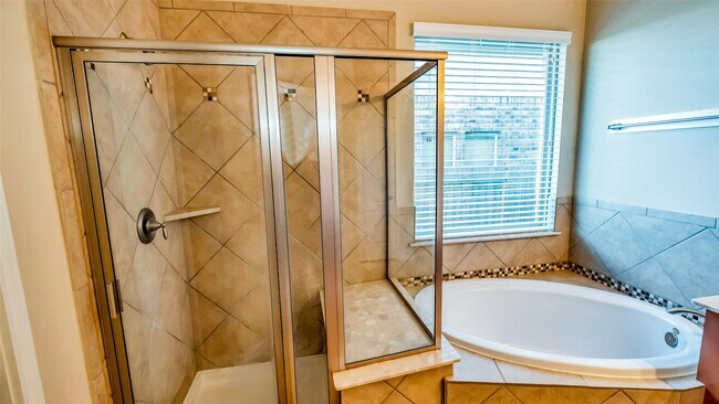 Building Photo - 8807 Seguin Cove Ln