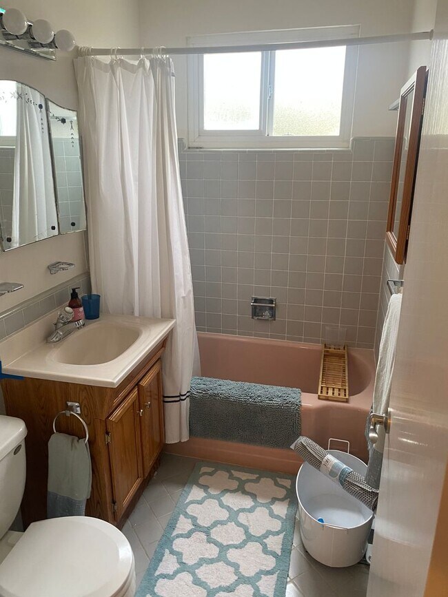 Building Photo - Fully Furnished House in South San Francisco - 2 Bedroom, 2 Bathroom