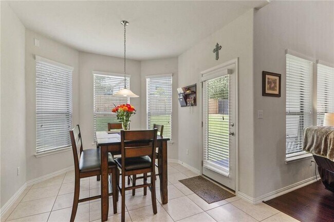 Building Photo - 120 Seminole Canyon Dr