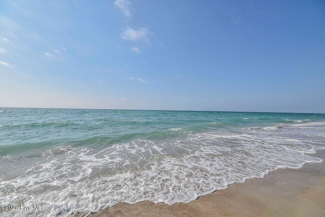 Building Photo - 301 Commerce Way