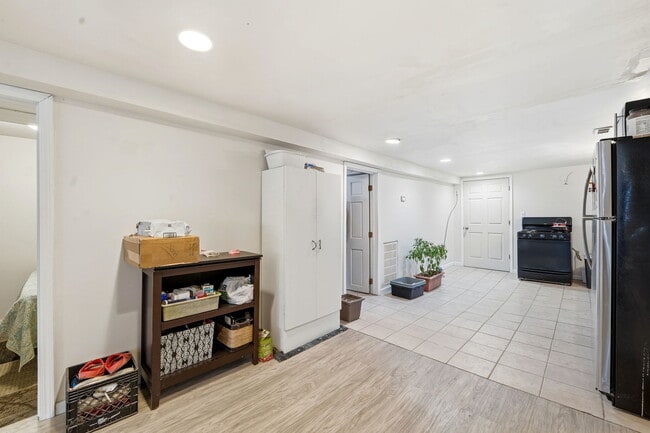 Building Photo - 1637 S St Louis Ave