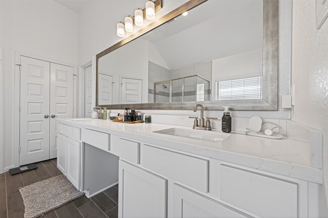 Building Photo - 32226 Cedar Crst Dr