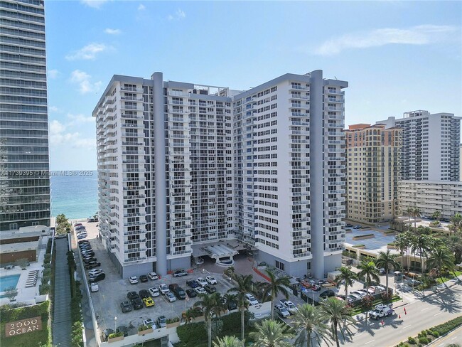 Building Photo - 2030 S Ocean Dr