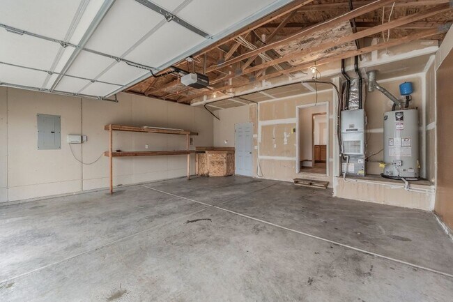 Building Photo - Hayden Rancher with RV parking