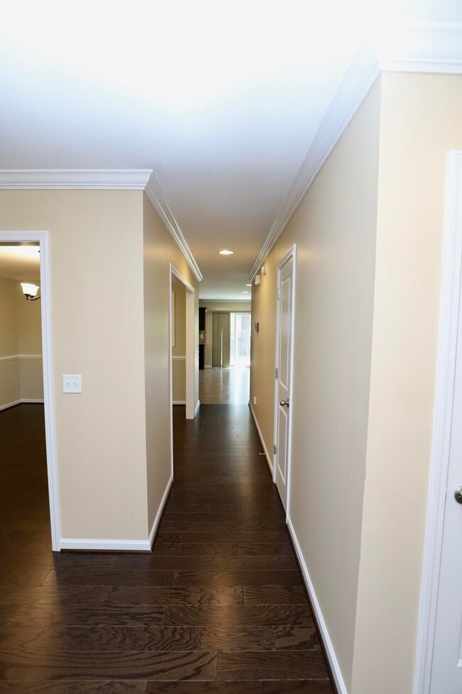 Building Photo - 1761 Nicholas Dr