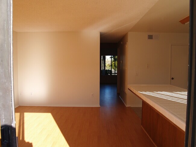 Building Photo - Coming soon....Spacious 4BR Townhome in Desirable Tiburon Community – Carlsbad