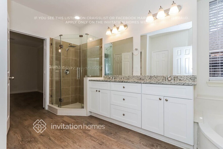Building Photo - 14910 Summerland Cir