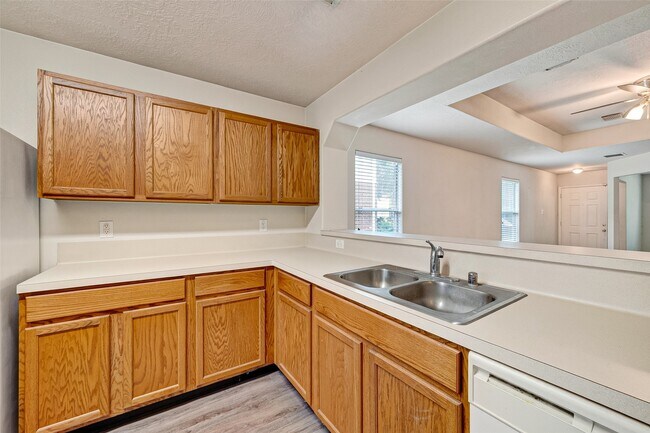 Building Photo - 19119 Yaupon Ranch Dr