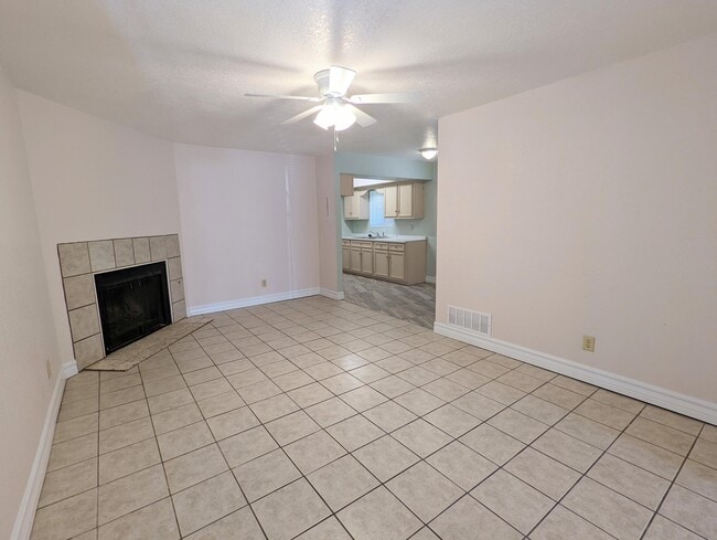 Building Photo - 8816 Norton St