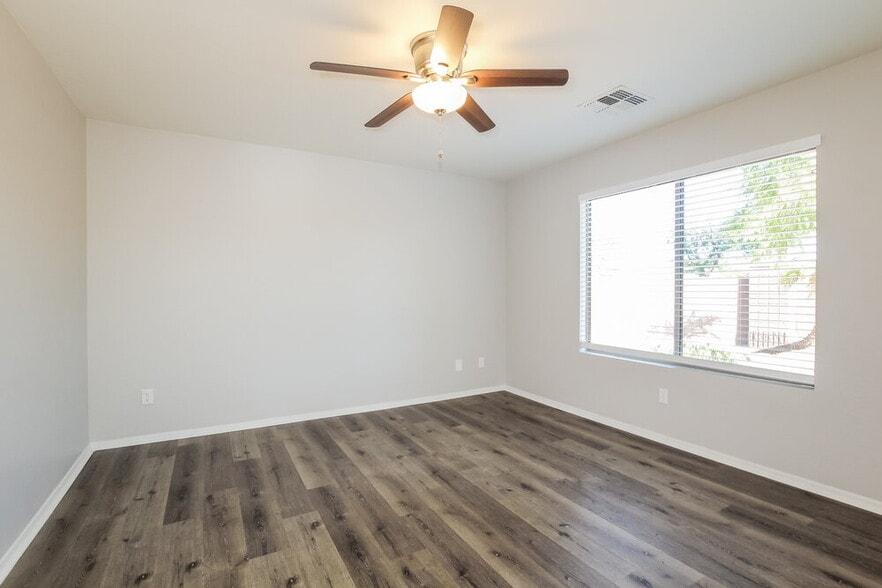 Building Photo - 12501 W Mandalay Ln
