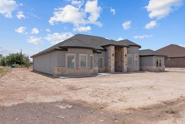 Building Photo - 12029 W Palomino Dr