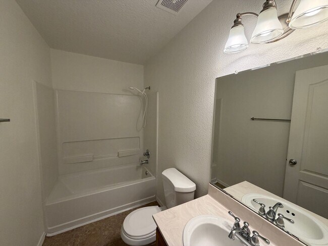 Building Photo - 3 Bedroom Single Story Home Available Near 98th St & Dennis Chavez Blvd SW!