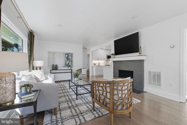 Building Photo - 2539 Gallows Rd