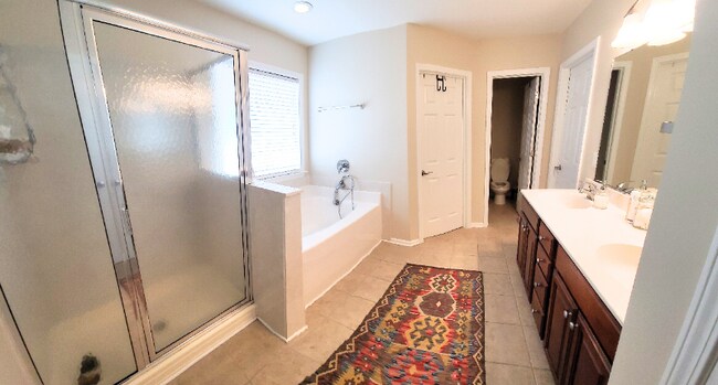 Building Photo - 2 Dansford Ln