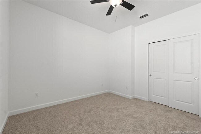 Building Photo - 14135 SW Safi Ter